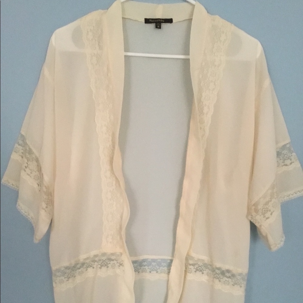 Lace kimono
